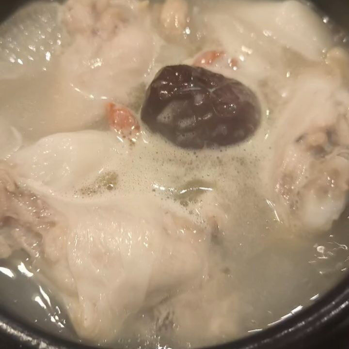 1/16 金曜日　洪-hong-いつも通り昼飲み12時からや